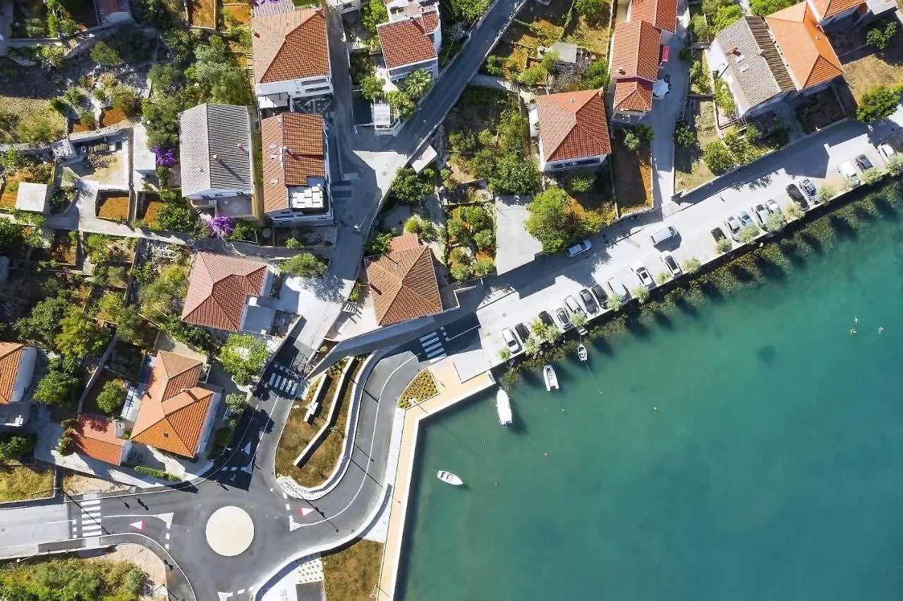 Villa Legacy, By The Beach, Kali 0*,