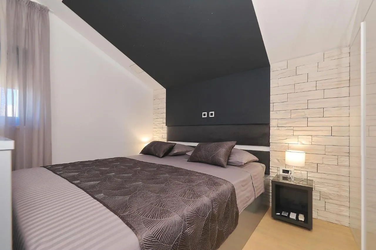 Villa Legacy, By The Beach, Kali Croatia