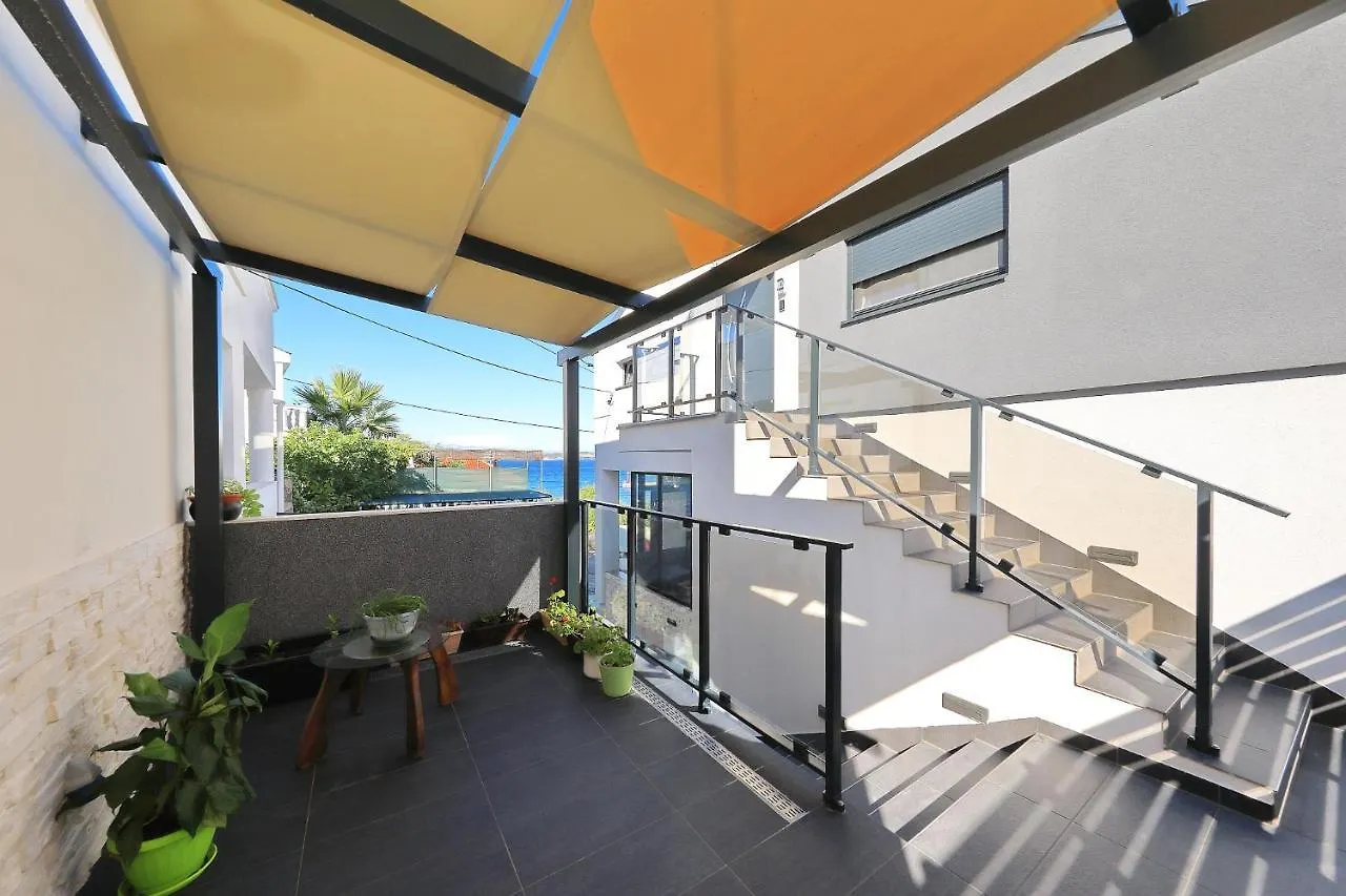 Villa Legacy, By The Beach, Kali