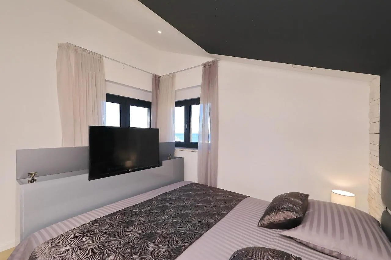 Villa Legacy, By The Beach, Kali Croatia