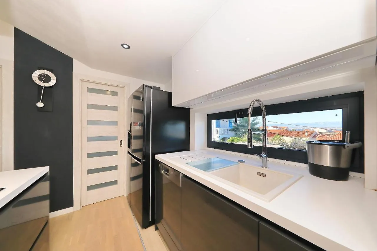 Villa Legacy, By The Beach, Kali Croatia