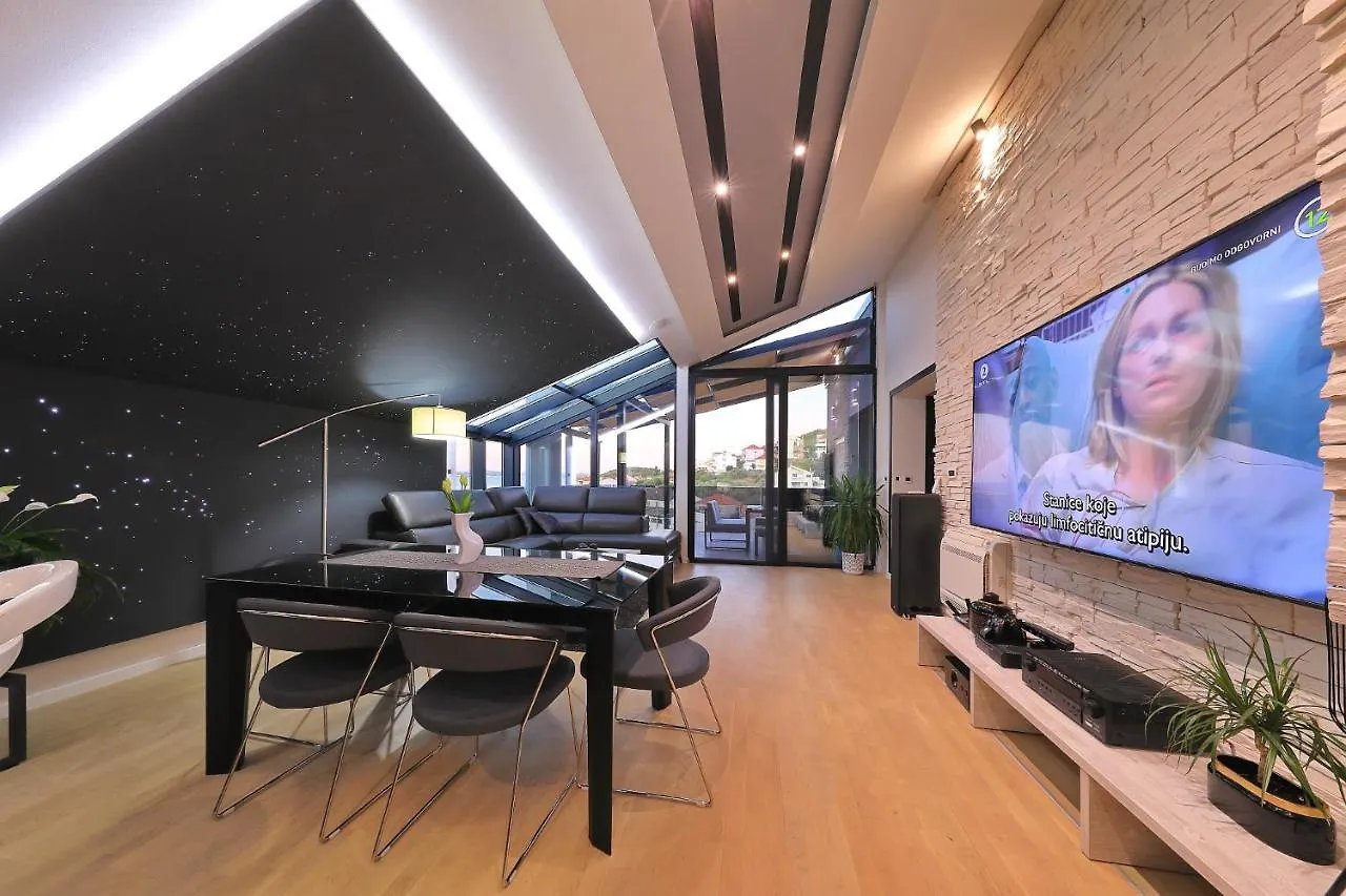 Villa Legacy, By The Beach, Kali