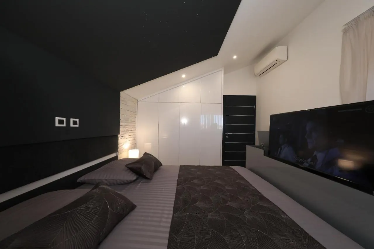 Villa Legacy, By The Beach, Kali Croatia